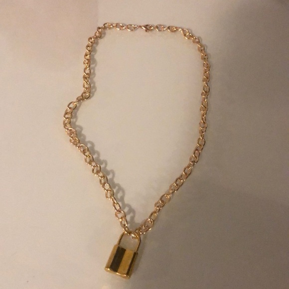 Lock necklace - Picture 3 of 3